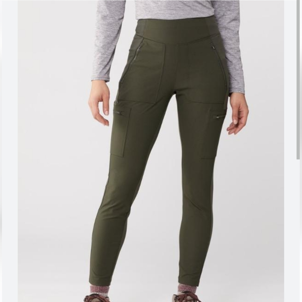 Athleta Headlands Hybrid Cargo Pants
